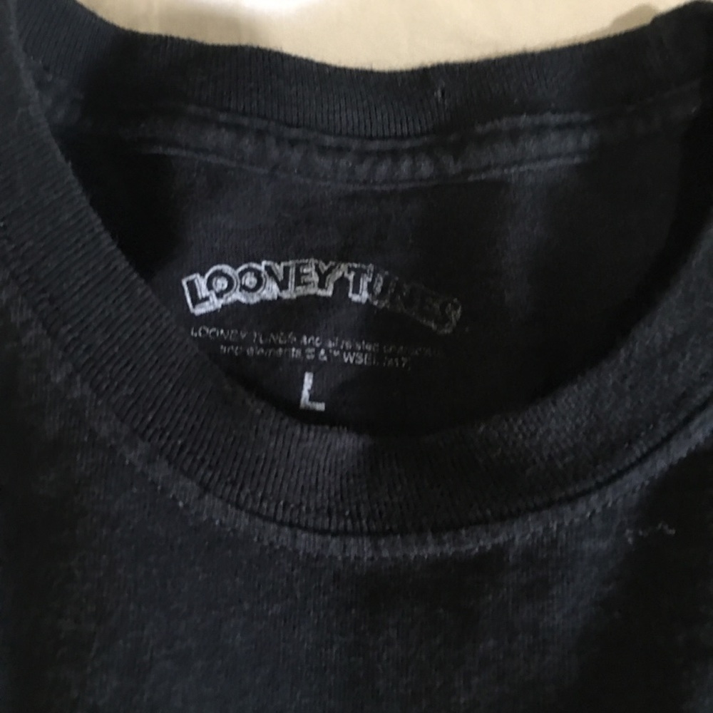 looney tunes licensed shirt - Picture 2 of 4